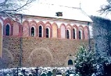 Blick auf die nrdliche Wand des Langhauses mit den mittelalterlichen Malereien