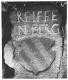Reiffenbergscher Grenzstein mit dem Wappen aus der Sayner Gemarkung. Aus der Sammlung von Franz-Josef Nieth in Sayn).